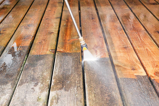 Best Garage Pressure Washing  in Yale, MI